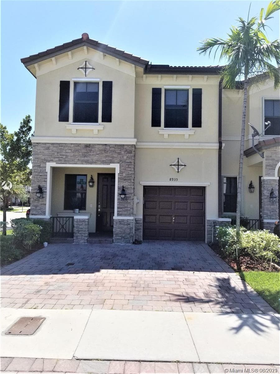 8935 NW 98th Ct # 8935, Doral FL 33178
