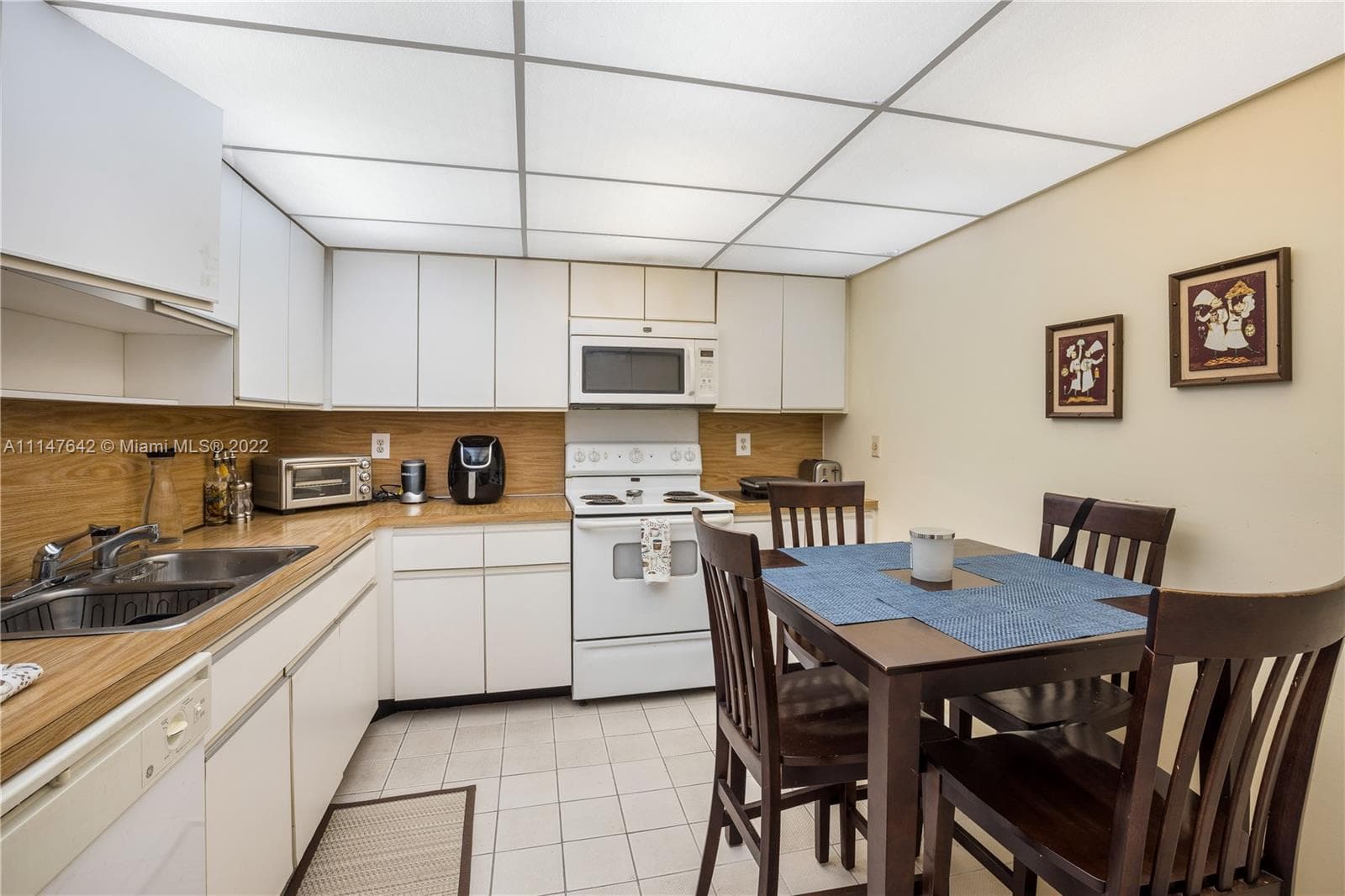 9735 NW 52nd St # 305, Doral FL 33178