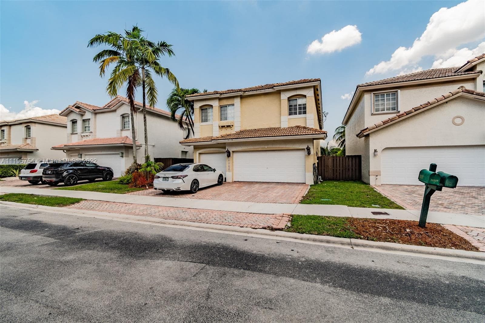 11137 NW 72nd Ter, Doral FL 33178