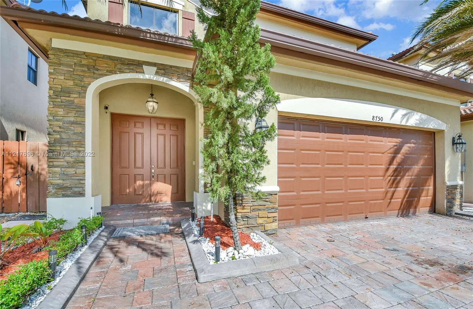 8750 NW 99th Path, Doral FL 33178