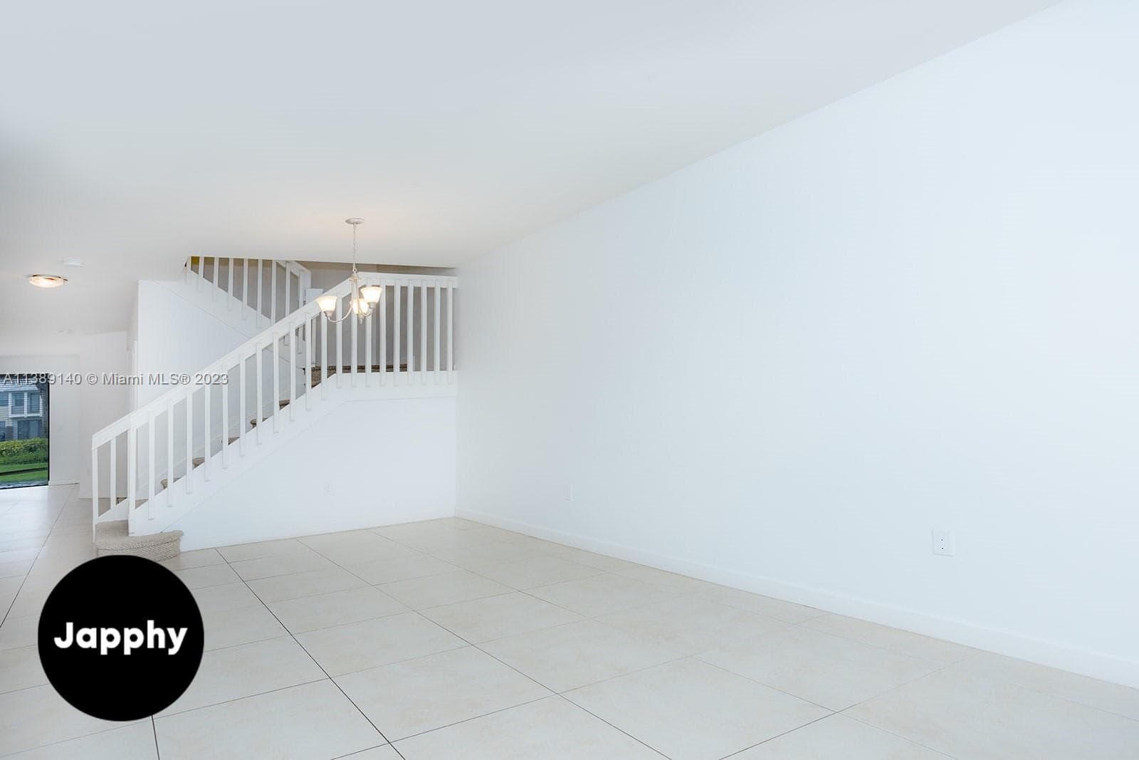 5925 NW 104th Path, Doral FL 33178