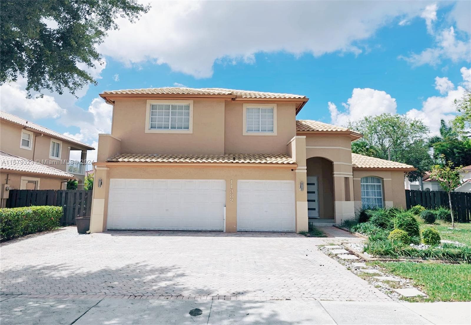 11382 NW 65th St, Doral FL 33178
