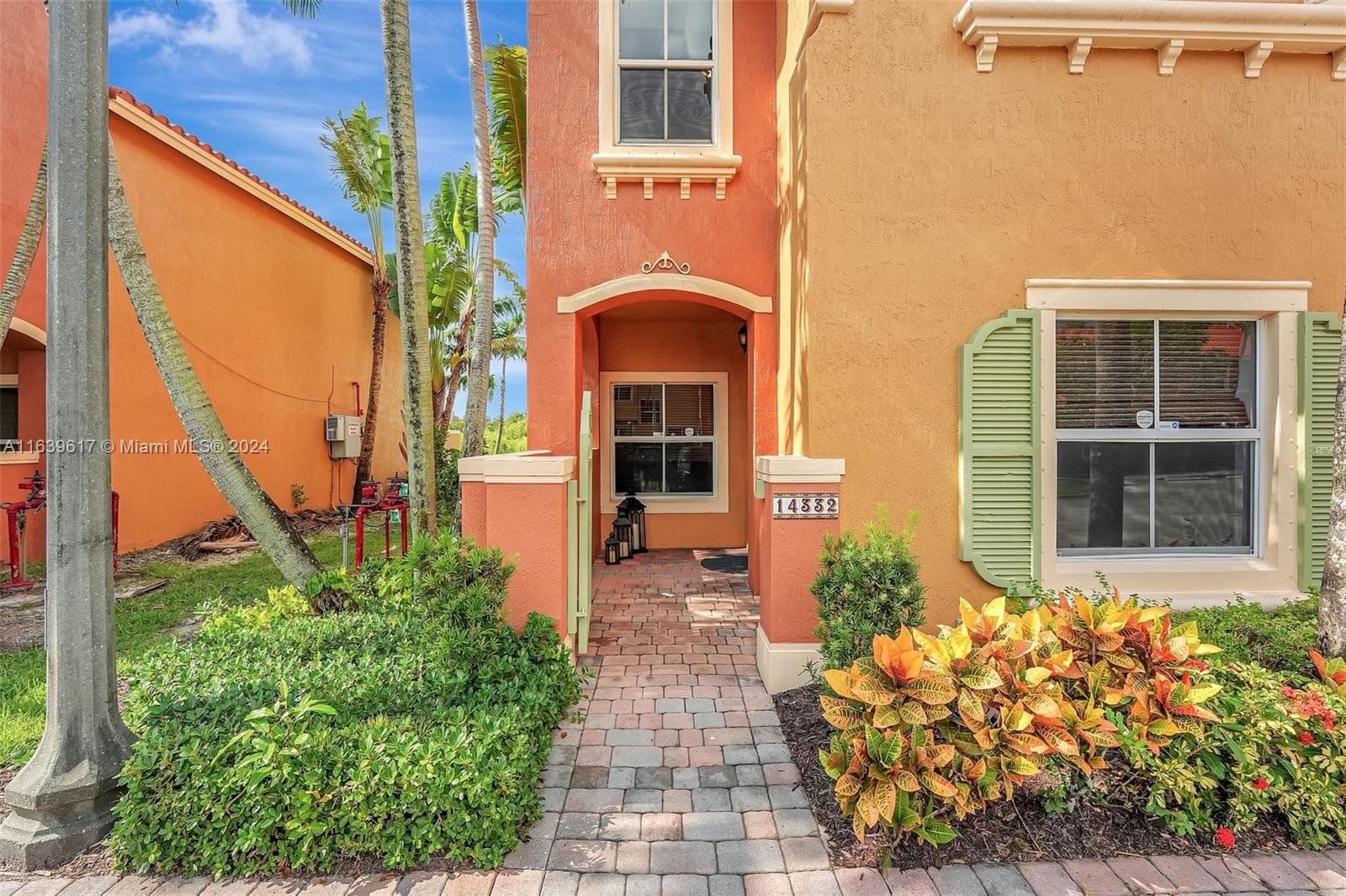 14332 SW 11th St # 1001, Pembroke Pines FL 33027