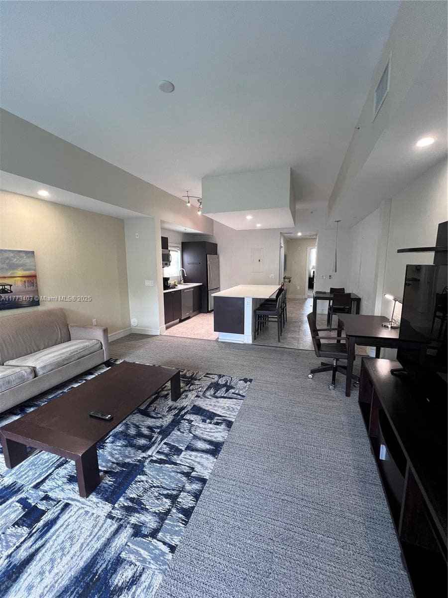 5300 NW 87th Ave # 916, Doral FL 33178