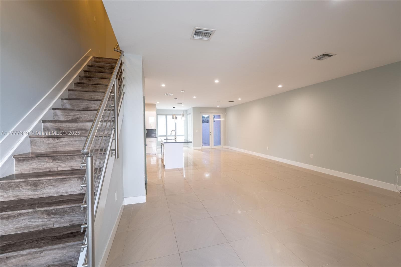 6404 NW 104th Path, Doral FL 33178