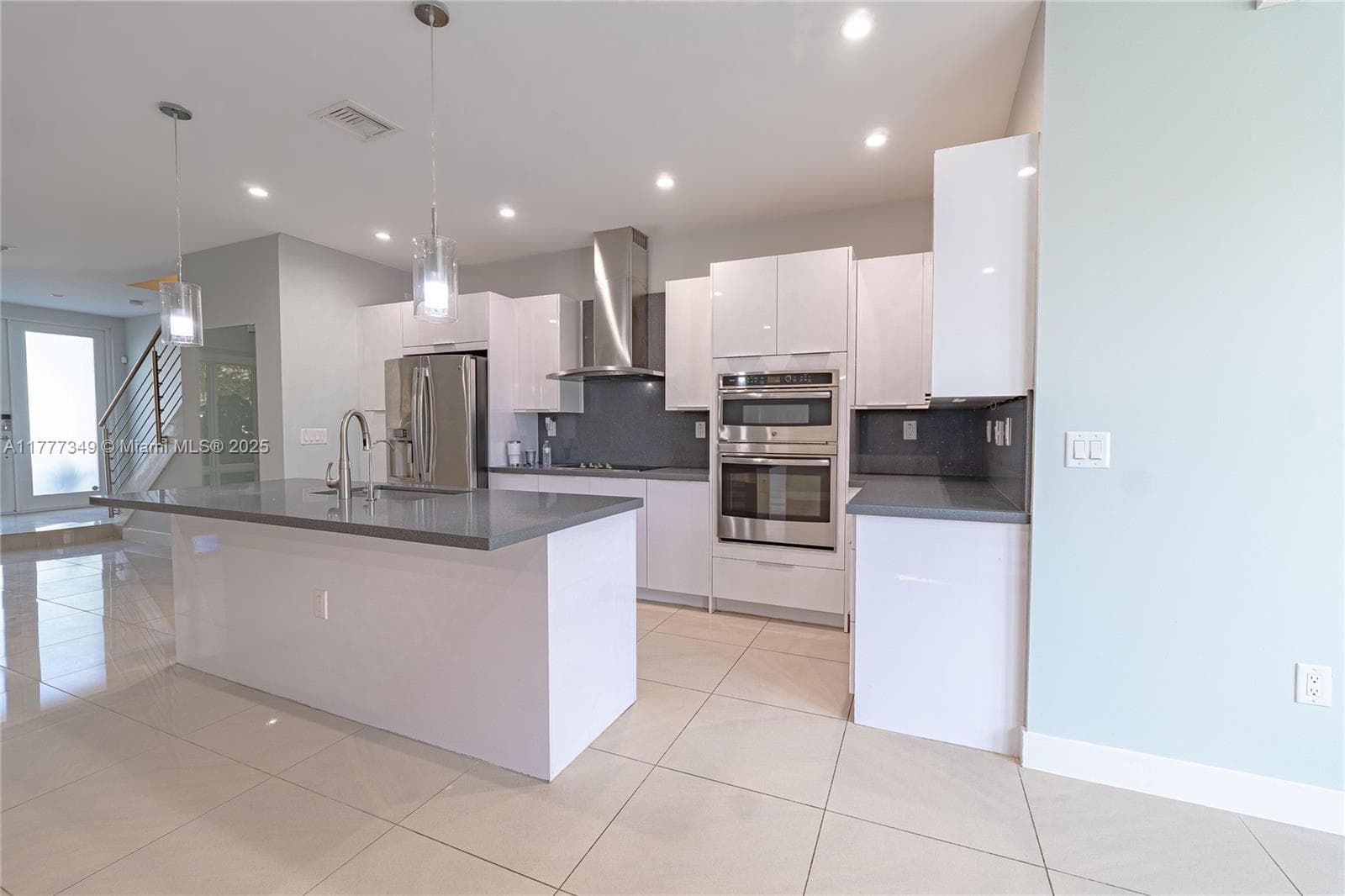 6404 NW 104th Path, Doral FL 33178