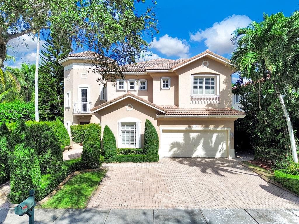 11233 NW 71st Ter, Doral FL 33178