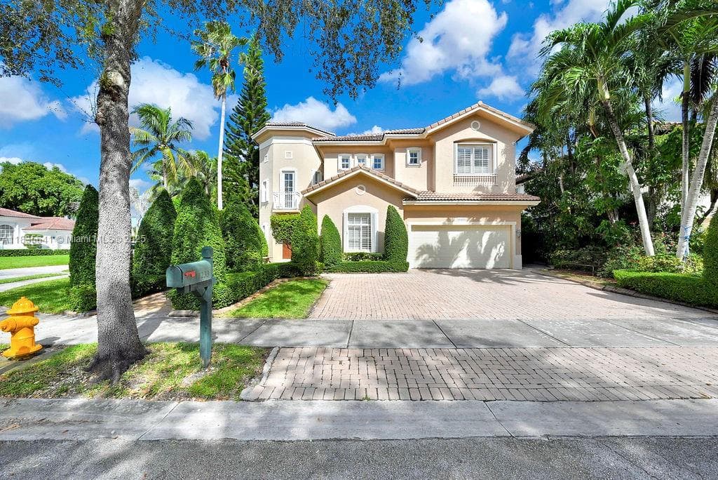 11233 NW 71st Ter, Doral FL 33178