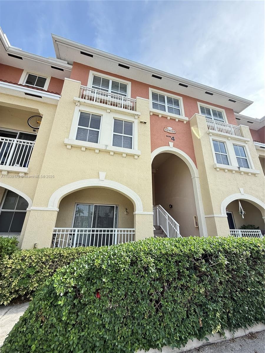10805 NW 89th Ter # 4, Doral FL 33178