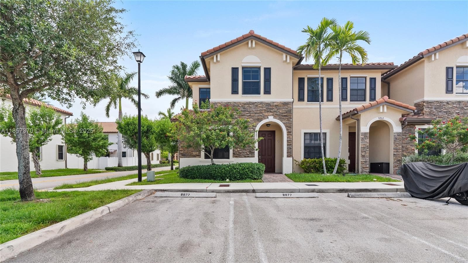 8877 W 35th Ave, Hialeah FL 33018