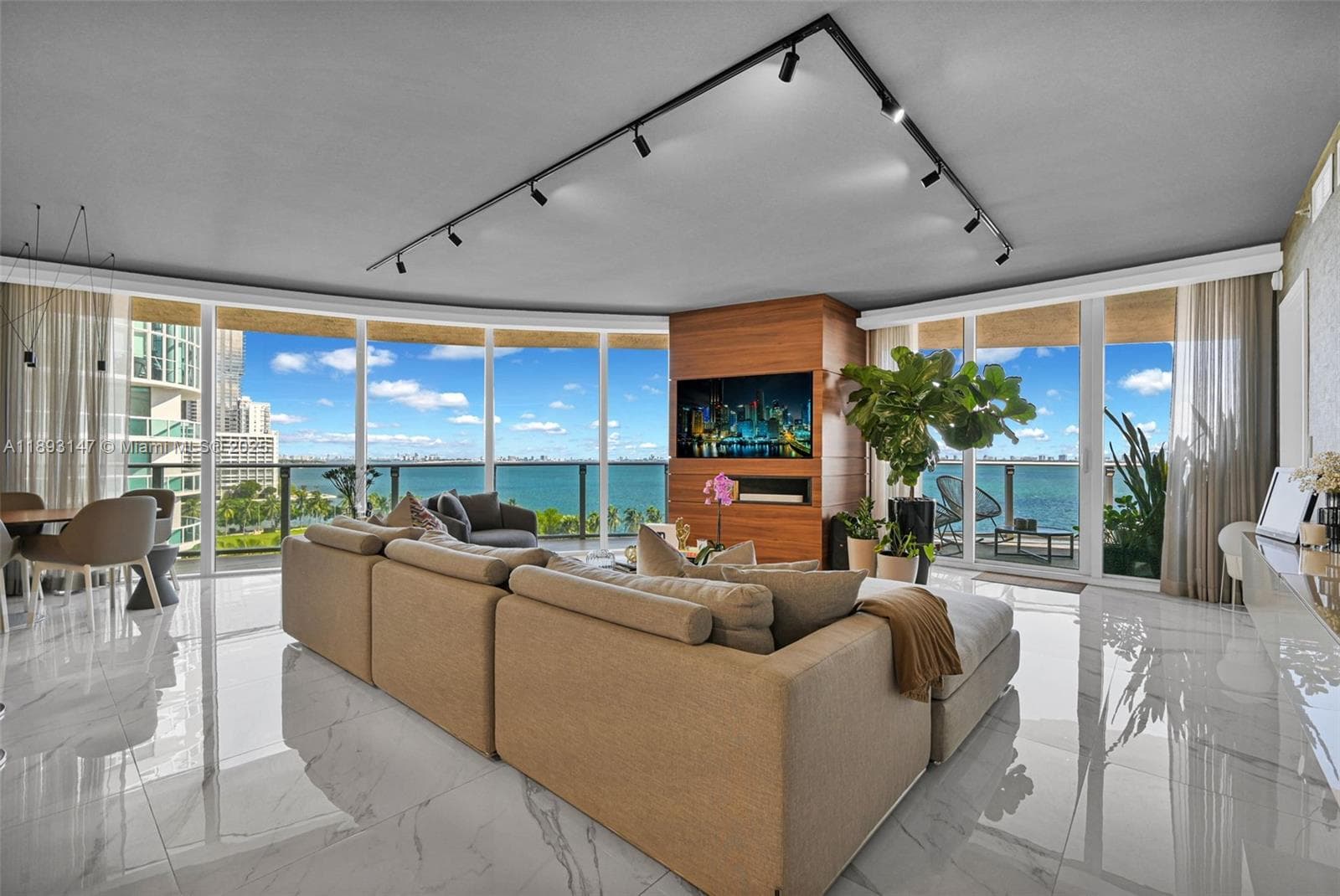 488 NE 18th St # 815, Miami FL 33132