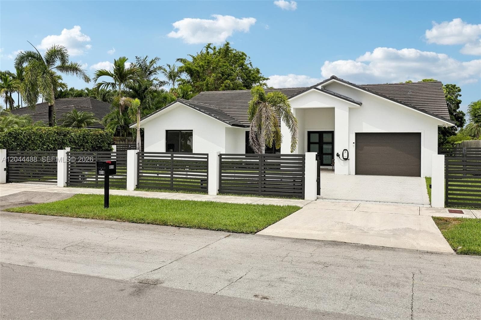 6816 SW 89th Ct, Miami FL 33173