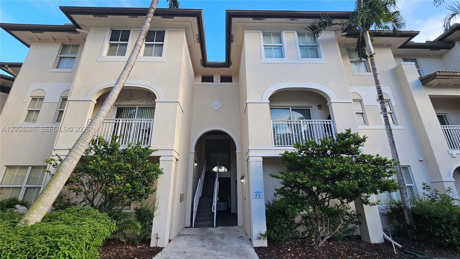11401 NW 89th St # 214, Doral FL 33178