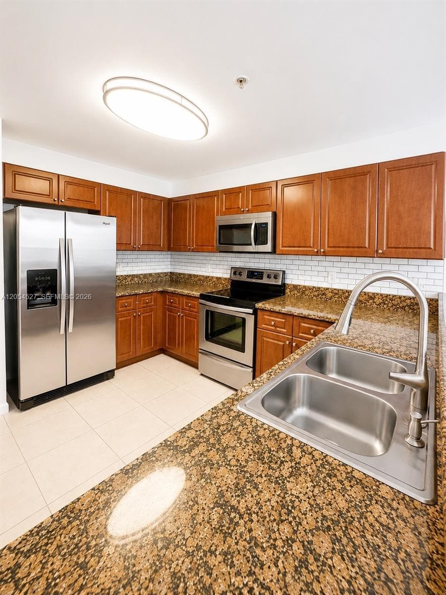 11002 NW 83rd St # 213, Doral FL 33178