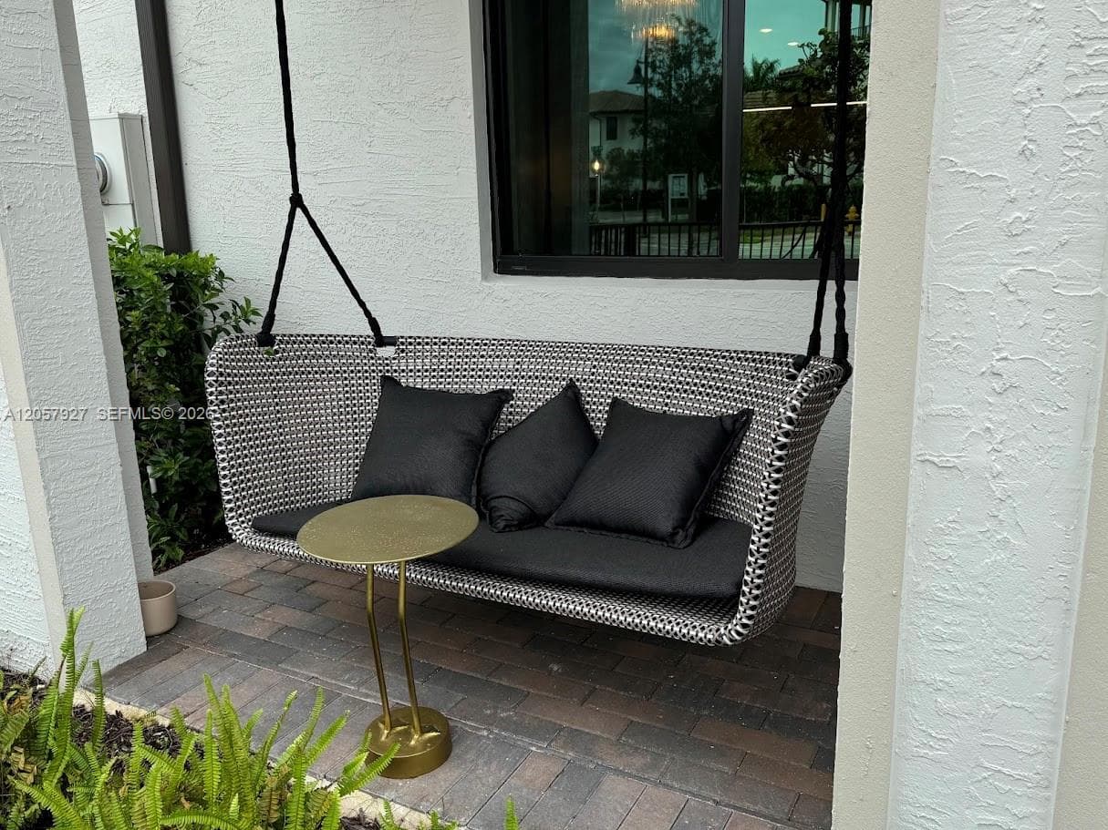 8316 NW 43rd St, Doral FL 33166