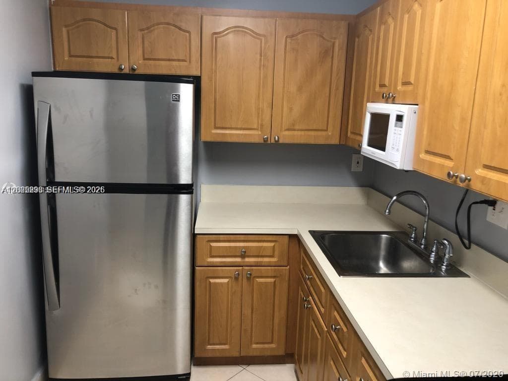 8405 NW 8th St # 206, Miami FL 33126