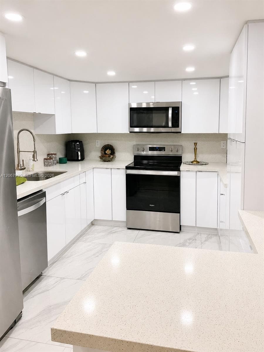 9735 NW 52nd St # 305, Doral FL 33178