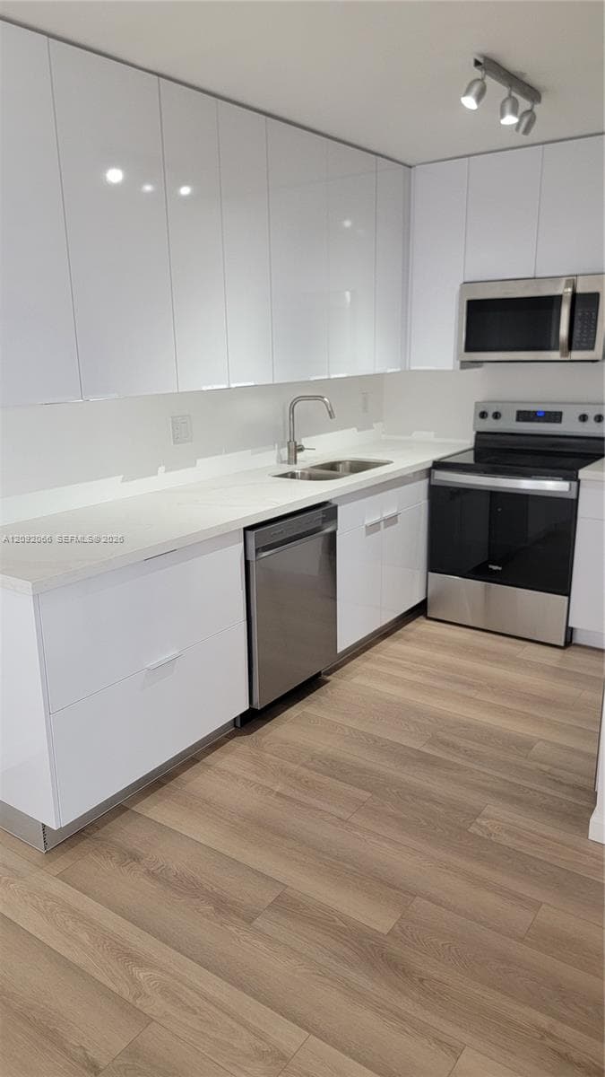 8050 NW 8th St # 1407, Miami FL 33126